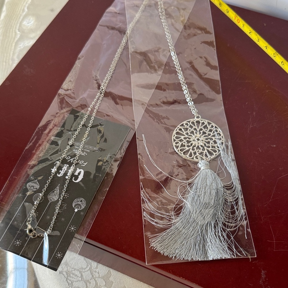 Elegant Silver Tassel Pendant Necklace-gift necklace